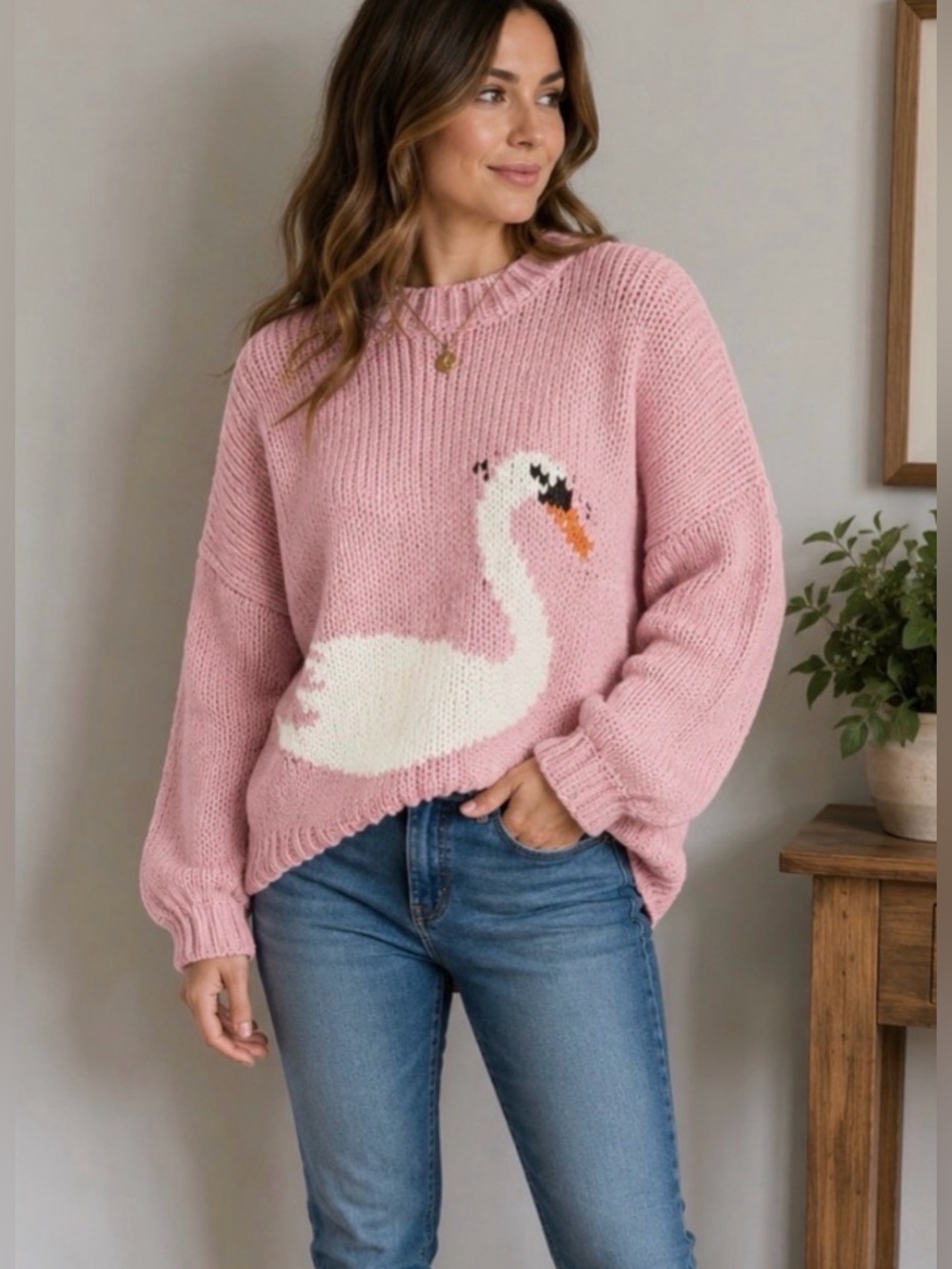 Le Lis Pink Crewneck Sweater with Swan Intarsia